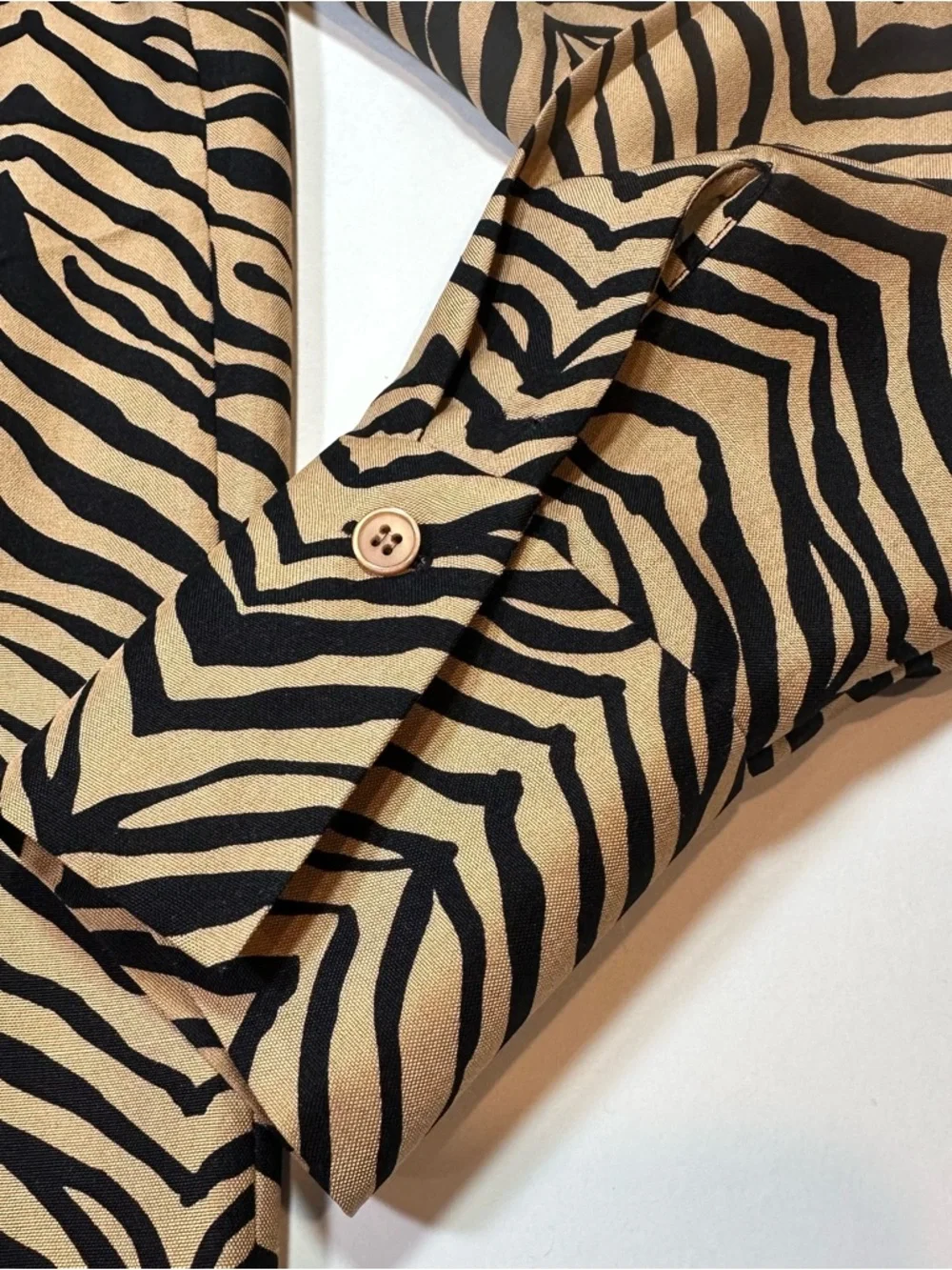 Lafayette 148 Scottie Blouse 100% Silk Size S Zebra Print Animal Luxury Designer - Picture 3 of 14